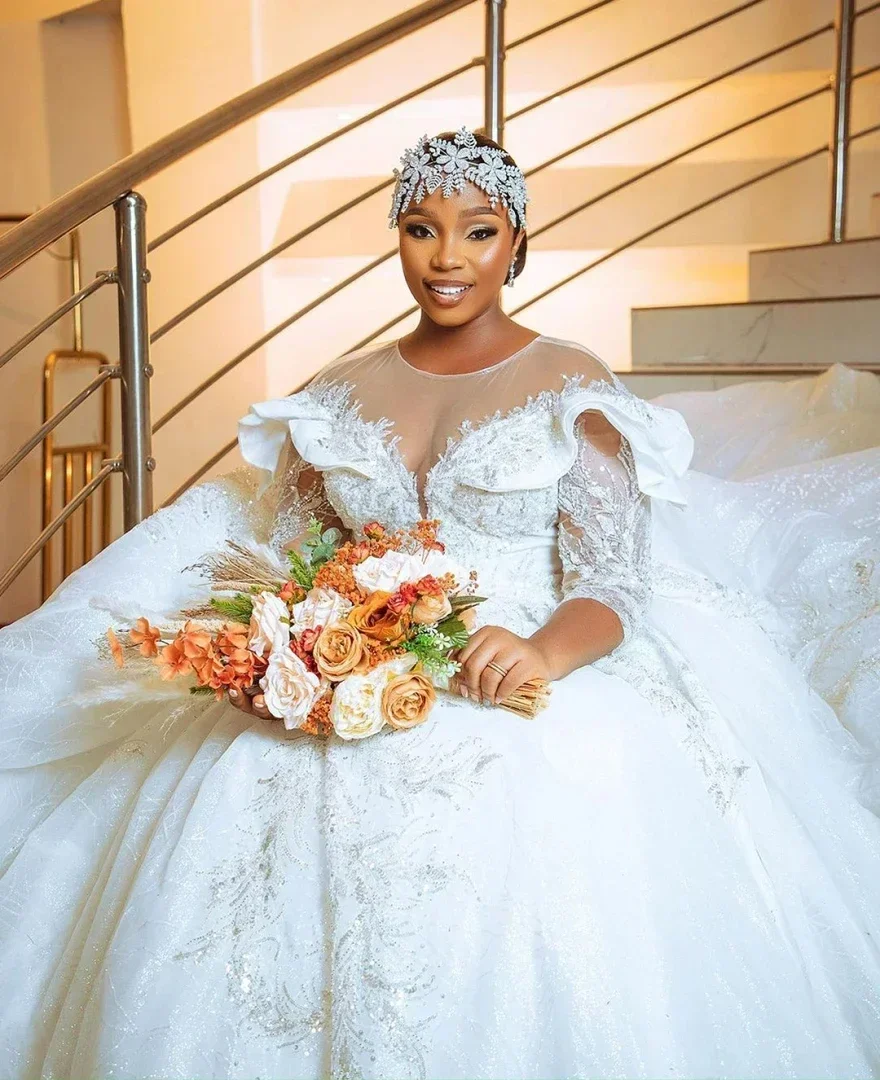 تخصيص الكلاسيكية مغرفة يزين الخرز Ballgown فستان الزفاف Vestido De Casamento نصف الأكمام أزرار الظهر منتفخ فستان زفاف #3