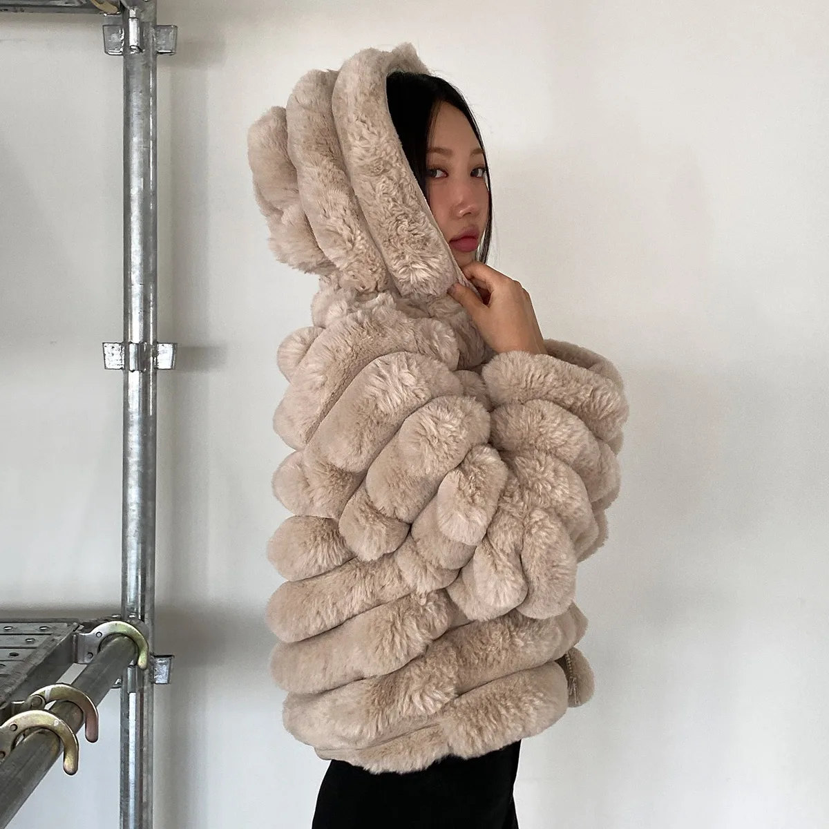 여성용 가을 겨울 한국 스타일 시크 루즈 패셔너블 후드 친환경 인조 모피 소프트 탑