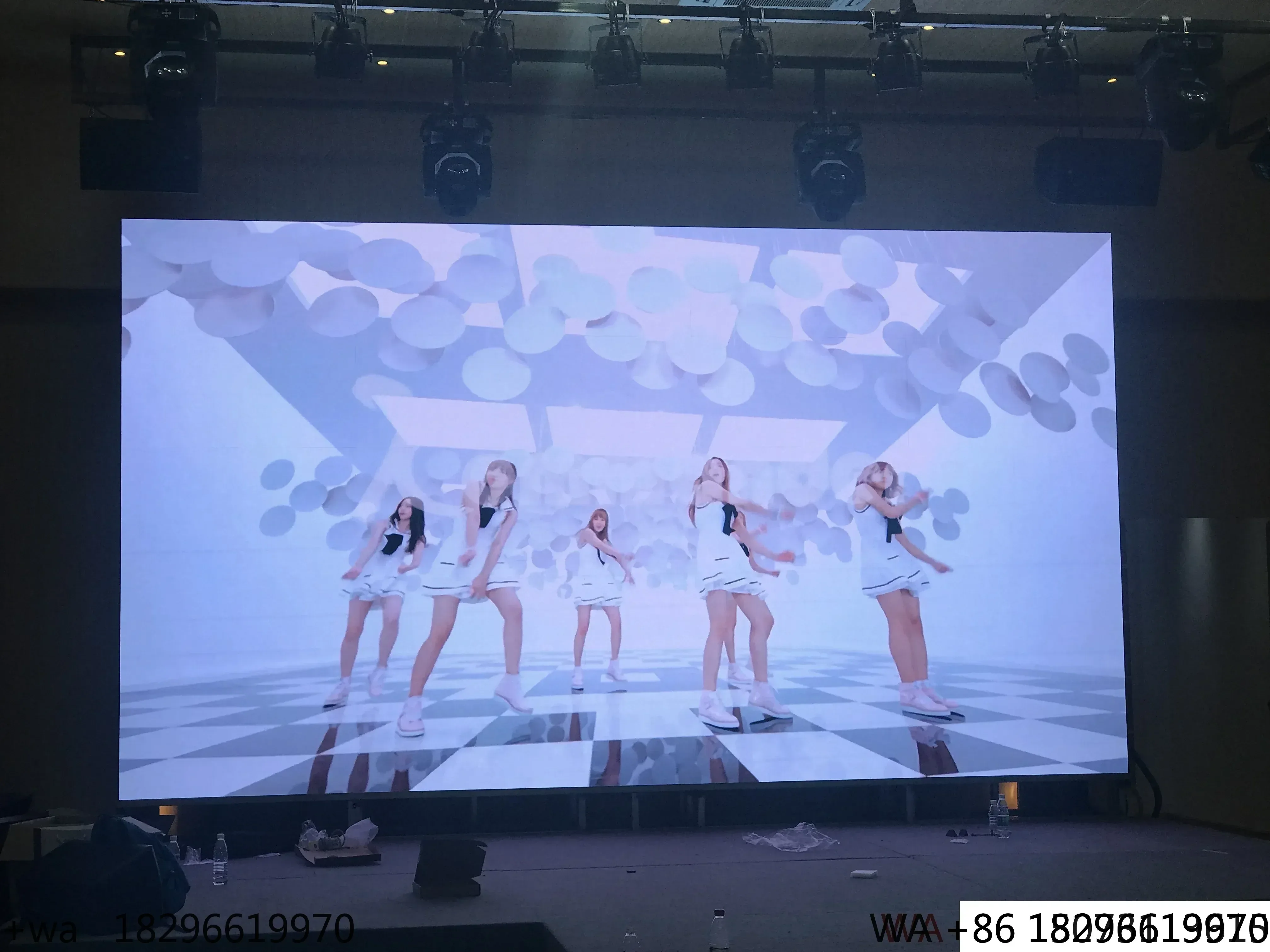

Indoor P2.5 Full Color LED Display Factory Customized Video Wall for Conference Rooms