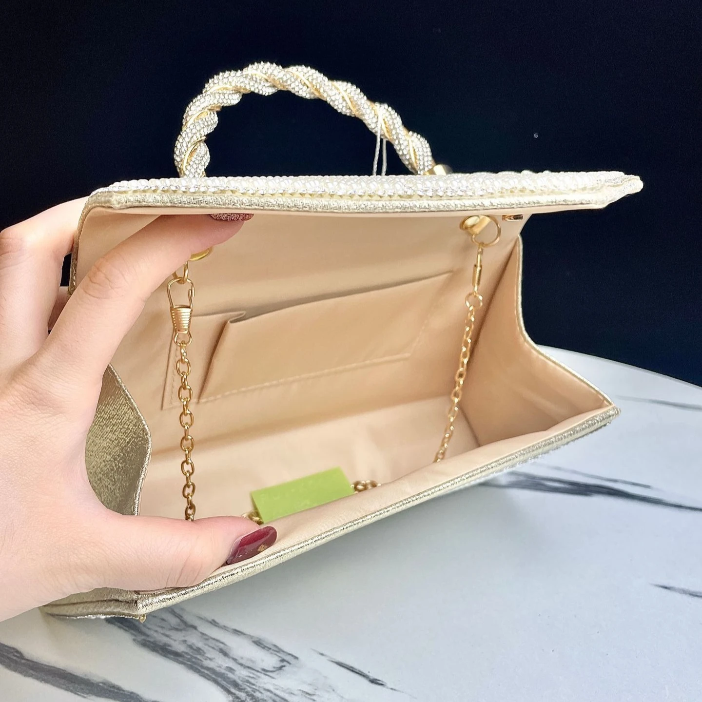 حقيبة مربعة صغيرة لؤلؤية مع حقيبة يد مأدبة مرصعة بالألماس حقائب كتف واحدة حقيبة عشاء مأدبة زفاف المشاهير من حجر الراين