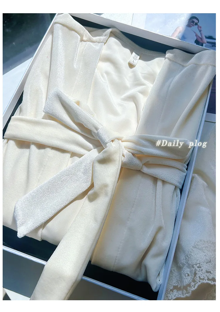 ملابس نوم قطيفة دافئة لعام 2025 ملابس منزلية على طراز الأميرة ملابس منزلية بيجامات نسائية كامي سترة علوية ملابس للاستلقاء