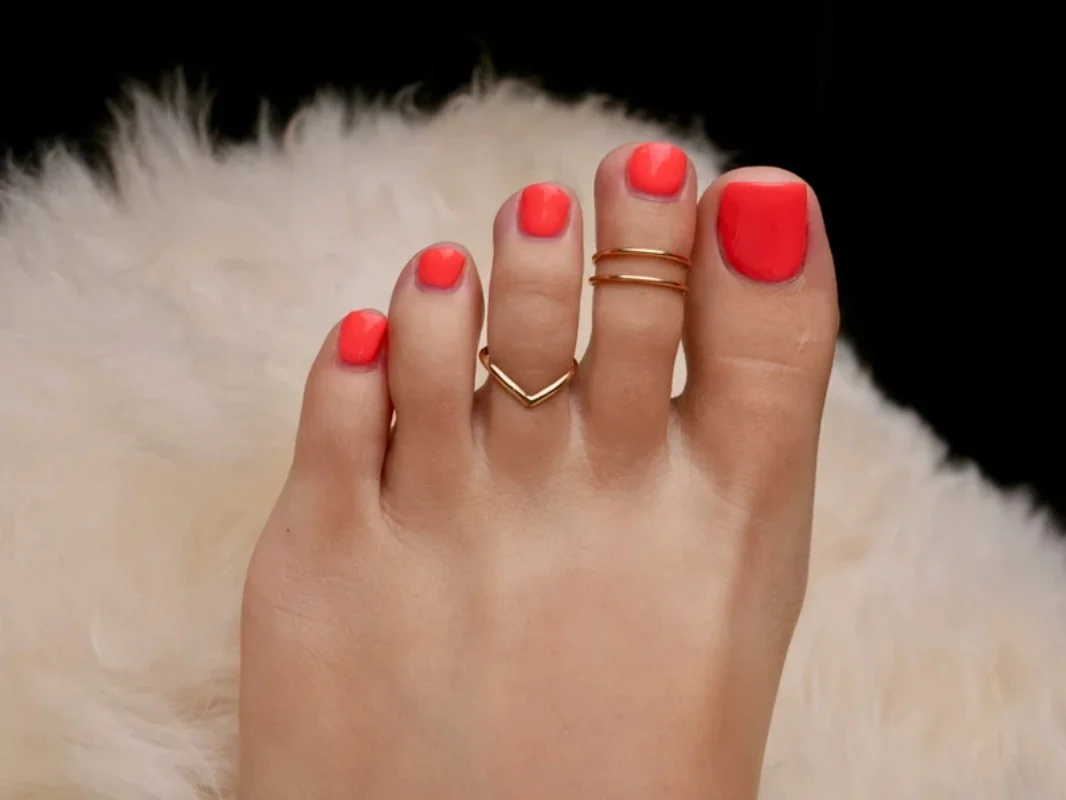 1 Pc Exquisite v Shape Fashion Copper  Gold Ankle Ring Set  Ladies Party Favors