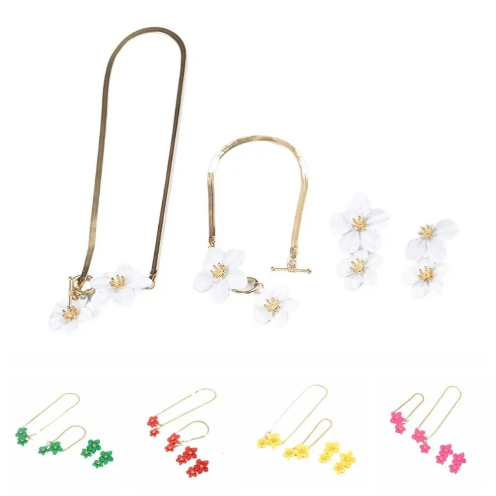 OT バックルフラワーネックレスイヤリングセット誇張されたメタルフラワージュエリーセットボヘミアスタイル繊細なペンダントジュエリースーツギフト