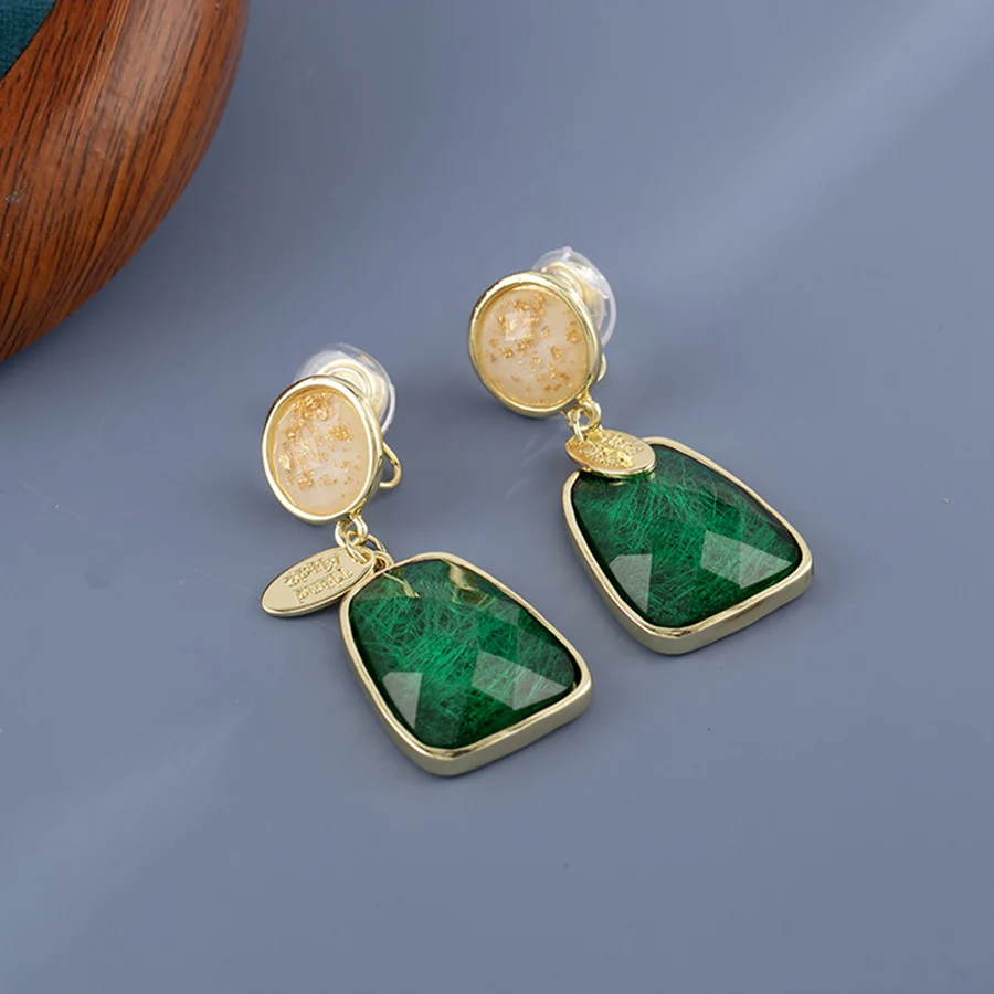 Fashion Contrast Green Retro Geometric Resin Earrings for Women\'s Non Pierced Mosquito Coil Ear Clips Daily Party Jewelry