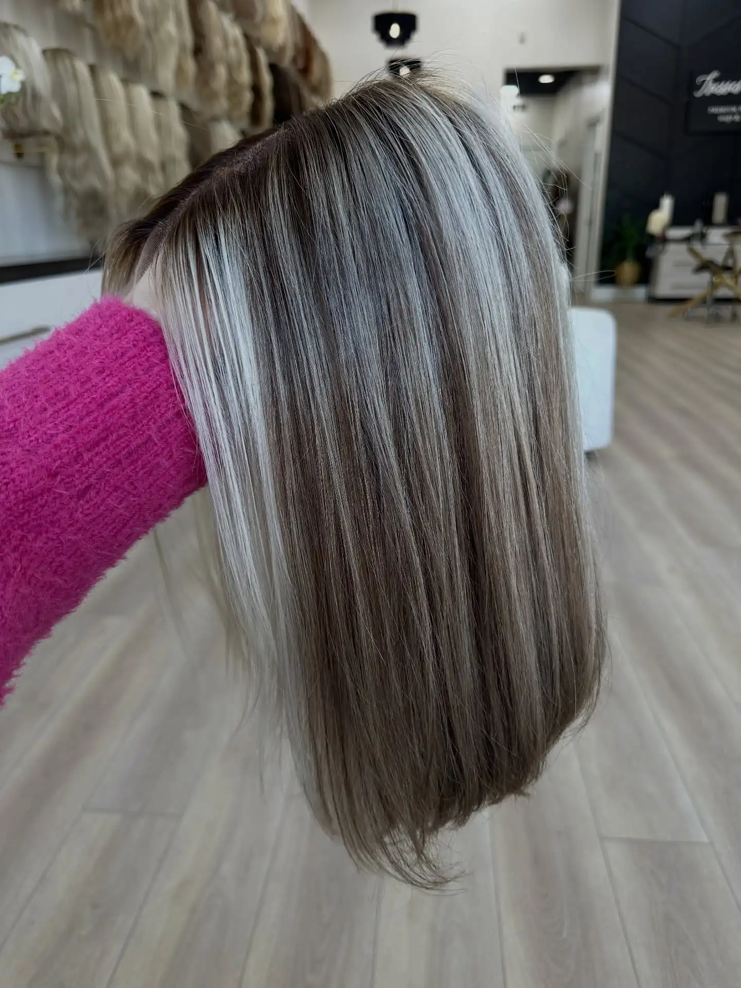 Parrucche anteriori in pizzo sintetico diritte naturali morbide 13 * 4 HD Bob Ombre biondo platino cenere Parrucche in fibra resistente al calore con parte libera