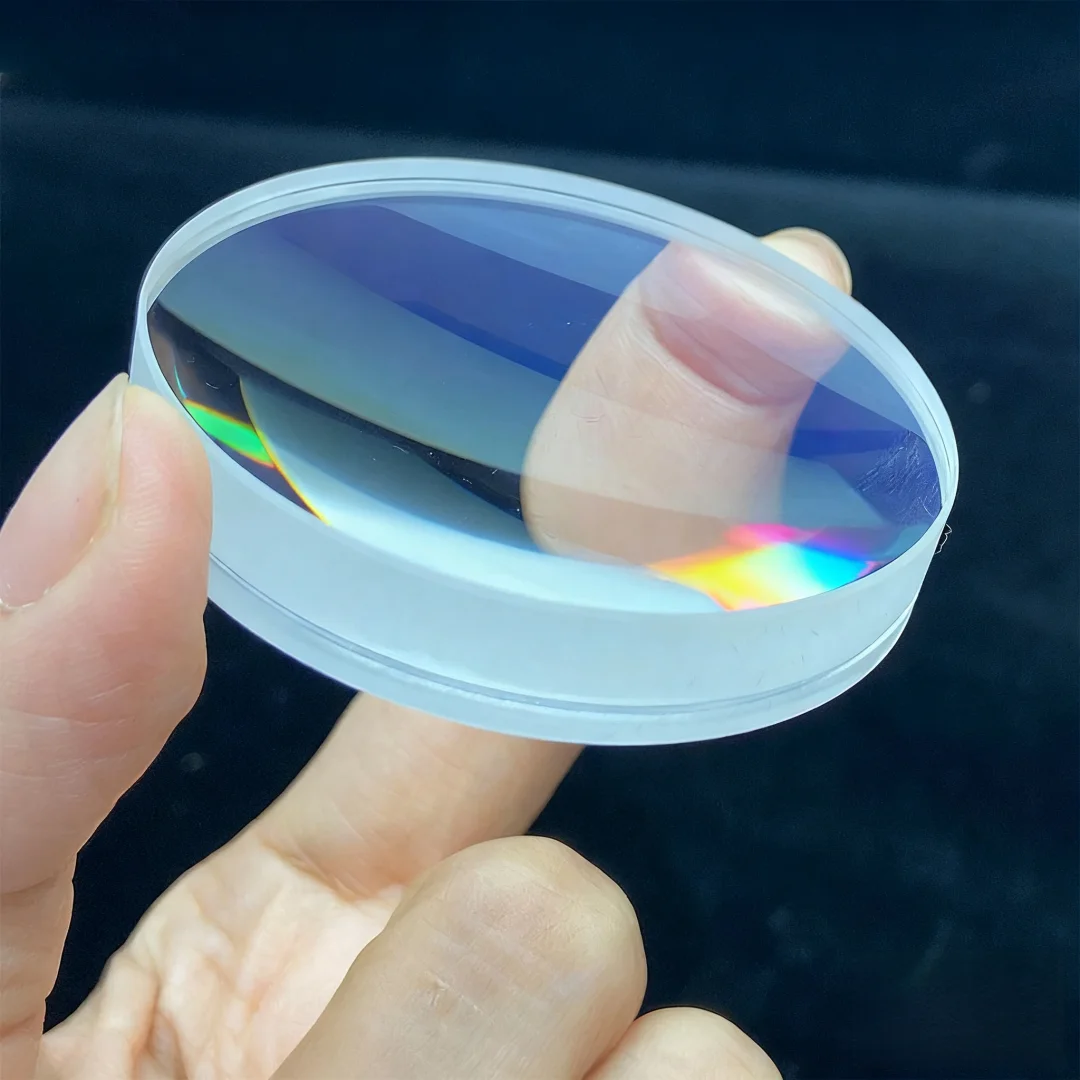 

Ахроматическая линза с ламинированной зеленой пленкой и диафрагмой 28 мм