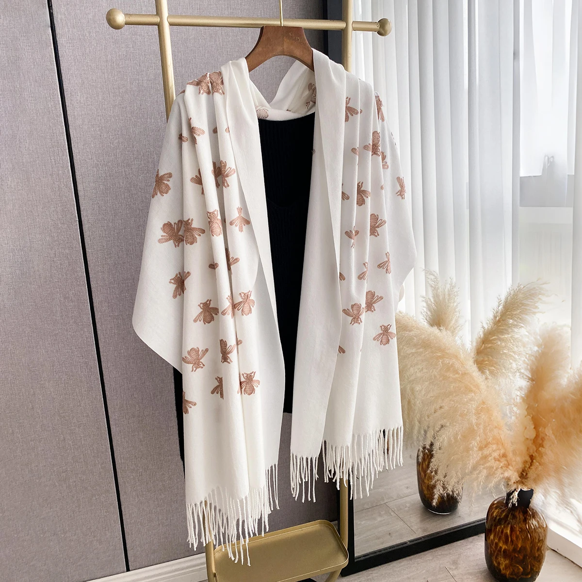 

Модный шарф с вышивкой и принтом пчелы, элегантный женский зимний толстый теплый шарф из пашмины с длинной бахромой, женское одеяло, мягкая шаль