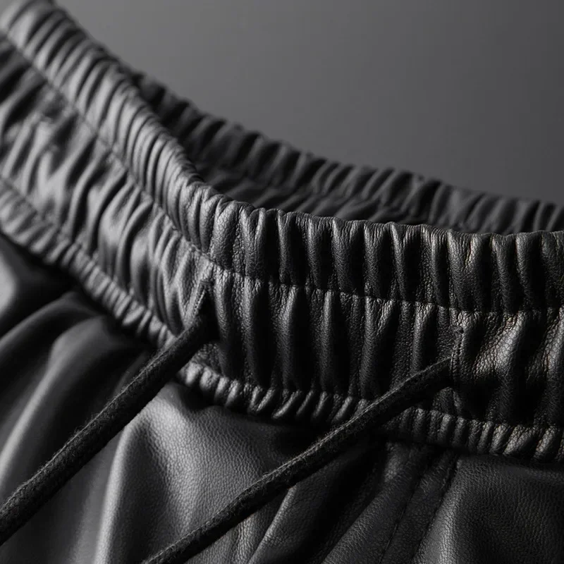 الرجال الأسود ماتي بنطال جلدي عادية ضمادة Sweatpants هيم الجانب البريدي مرونة الخصر بولي بنطال رياضي بنطال جلدي للدراجات النارية