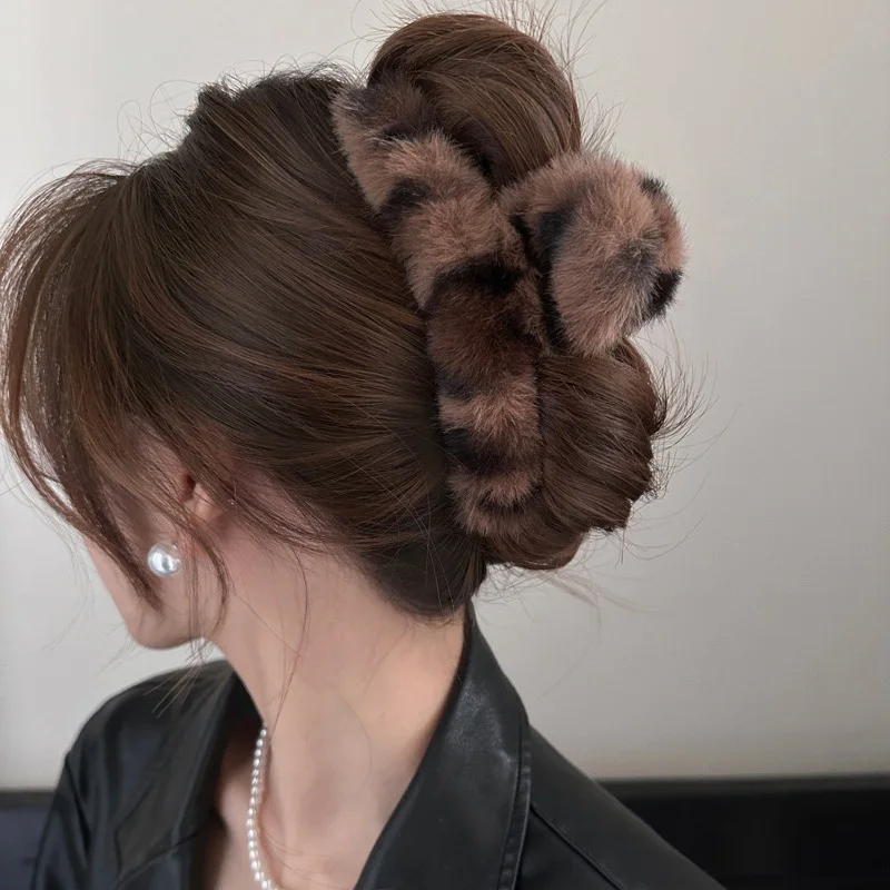 

New 13cm Elegant Plush Hair Clip Claw Korean Fashion Extra Large Plush Grab Cawl Clips Girl Hair Accessories заколка для волос