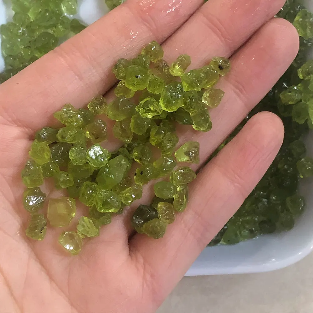 20g/Pack Natural Peridot Olivine Quartz Crystals Raw Stone Chips Gravel Gemstone Home Decoration Aquarium Fengshui Healing Reiki view 3