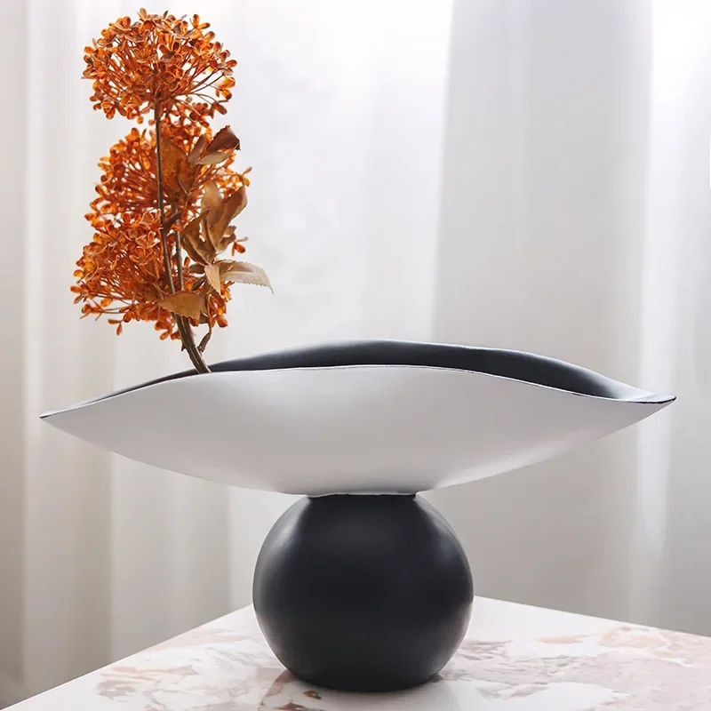 For Resin Handicraft Creative Spherical Black And White Tray Desktop Storage Container Decorative Geometric Ornaments Home Decor