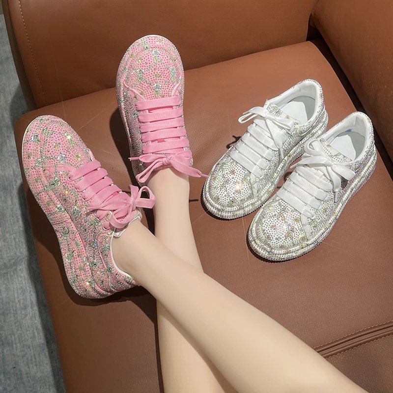 

Дизайнерская повседневная обувь с толстой подошвой и бриллиантами. Женская модная спортивная обувь. Розовые женские роскошные туфли на плоской подошве с принтом. Zapatillas.