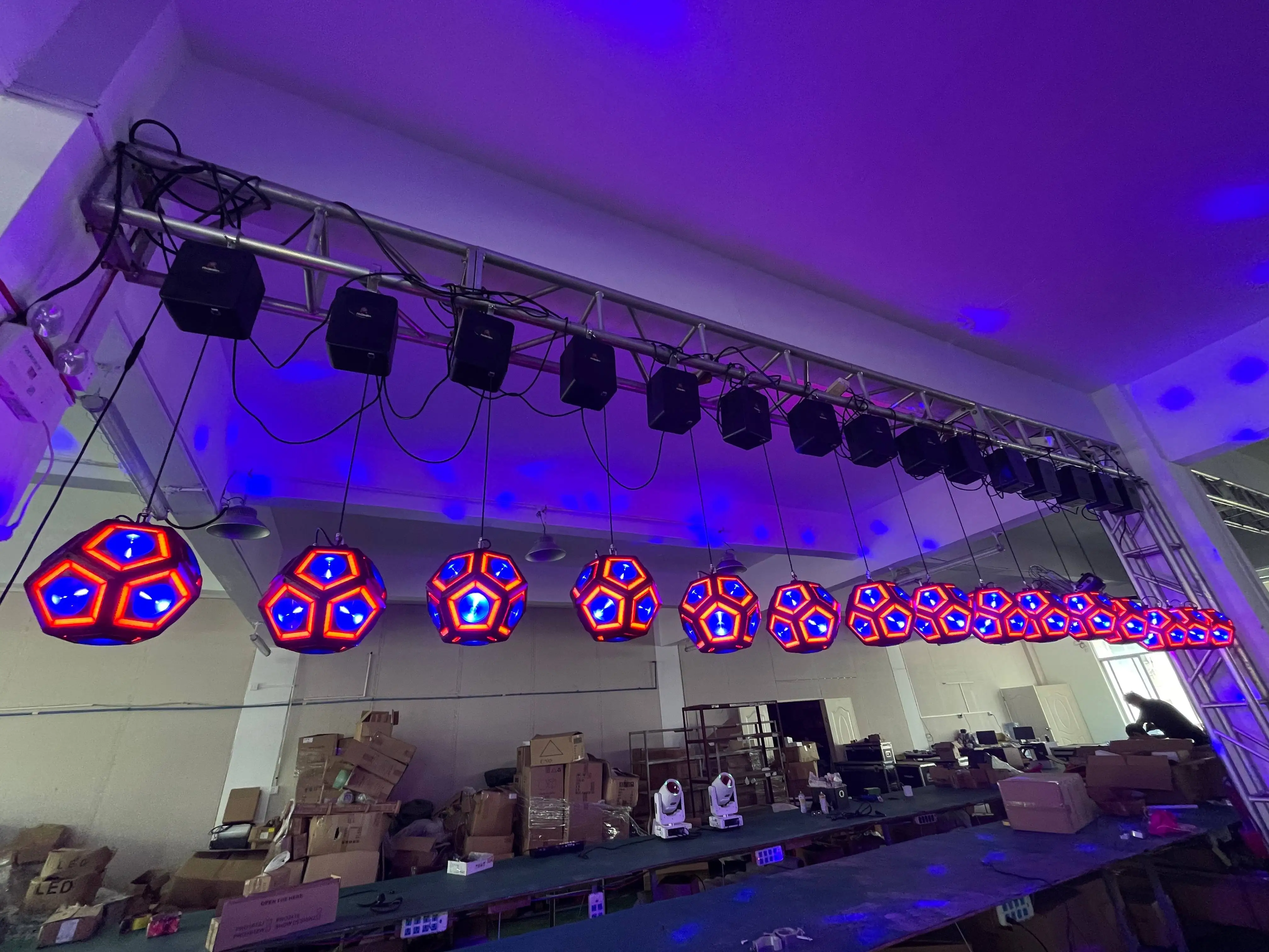 Hot Selling 100W Kinetic LED Ball DMX Lifting Football Light for Disco Bars and Theme Parks