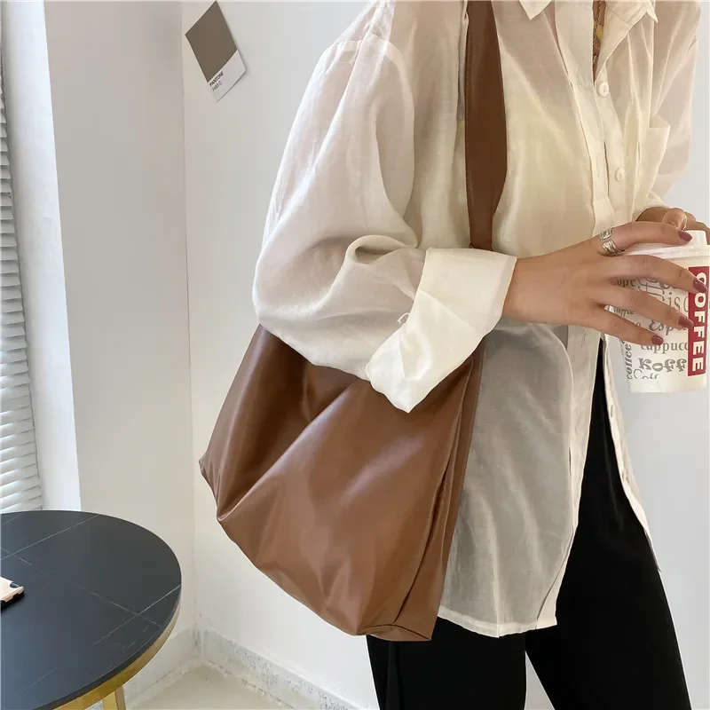 

Large Capacity Bag Female 2022 Popular New Korean Version of Foreign Style Simple Underarm Bag Fashion Shoulder Tote Bag