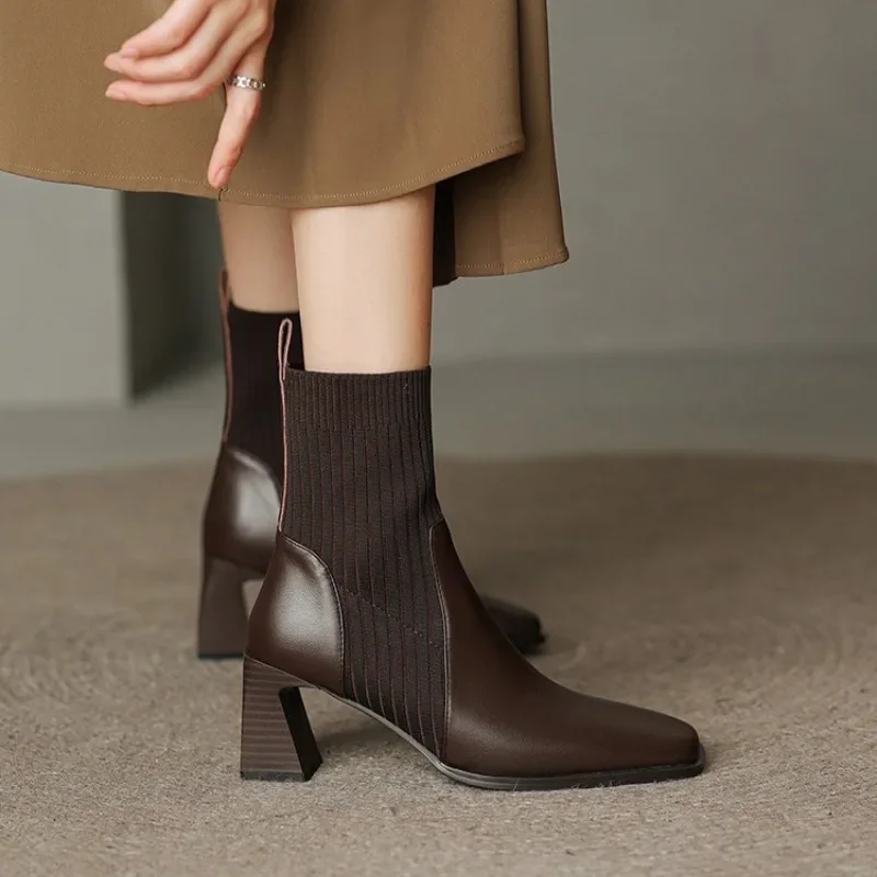 Botas con calcetines y punta cuadrada para mujer, botas con manga elástica, tacón grueso, tacones altos de 6,5 cm, botas cortas tejidas para invierno 2024