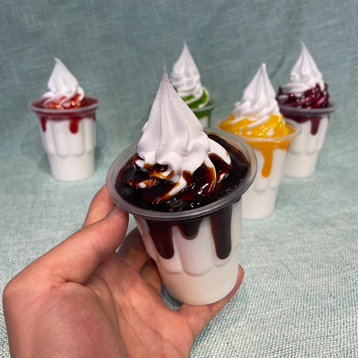 14 سنتيمتر بولي يوريثان واقعية مثلجات الآيس كريم وهمية بارفيه مع المربى تسلق الحلوى عرض للتصوير ديكور حفلات متجر نافذة الدعامة