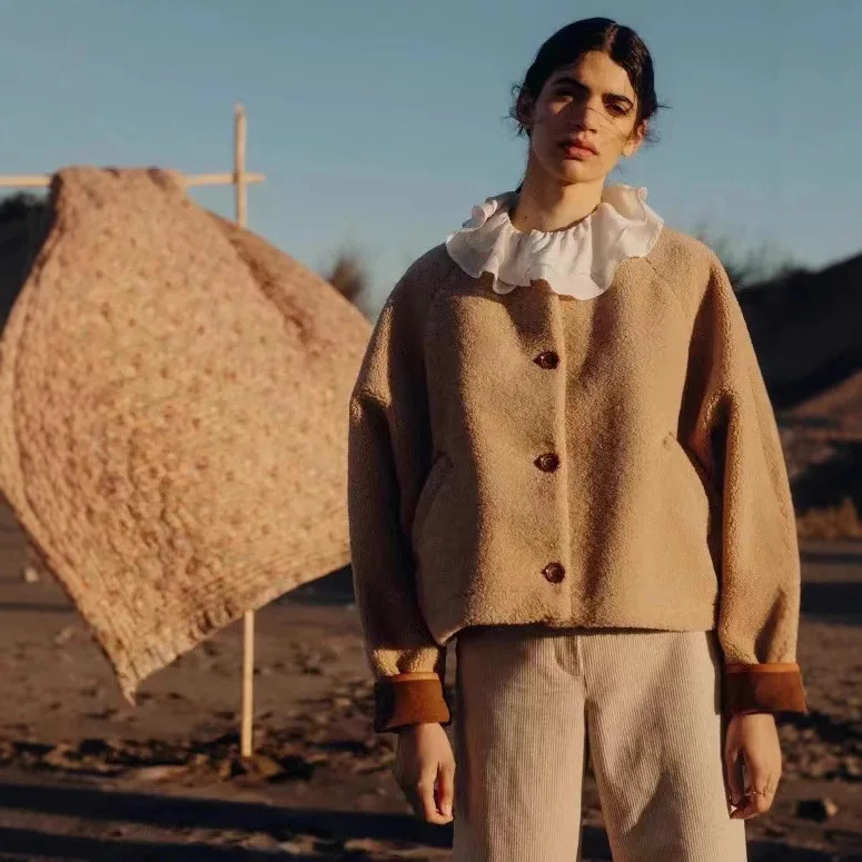 Giacca Classica in Pelle di Cammello con Rifiniture, Capospalla Ampio per Autunno e Inverno, Nuovo Stile Francese Elegante con Pelliccia d'Agnello