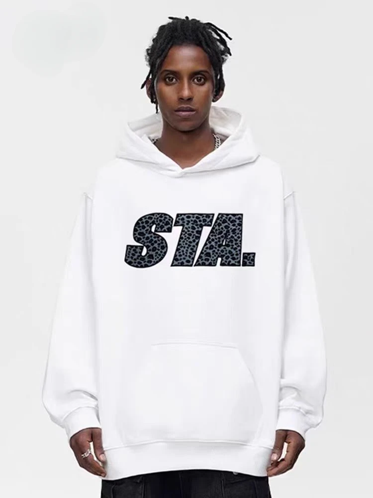 

This Autumn and Winter American Men's Hooded Sweatshirt with A Leopard Print Base Is A Highly Versatile Couple's Pullover