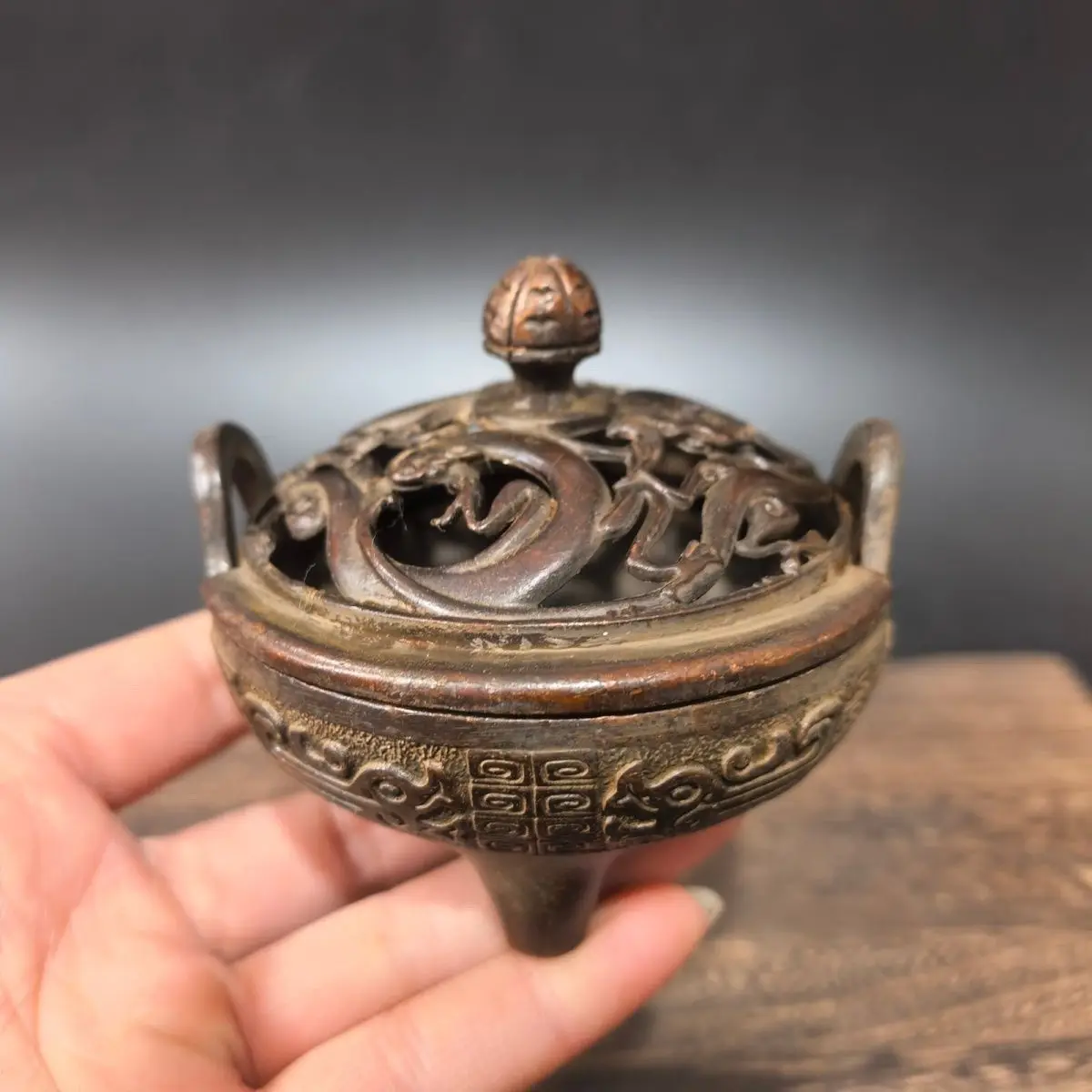 Three-legged double-eared stove mythical dragon Incense Burner Statue for Tea Home Decor Ornaments