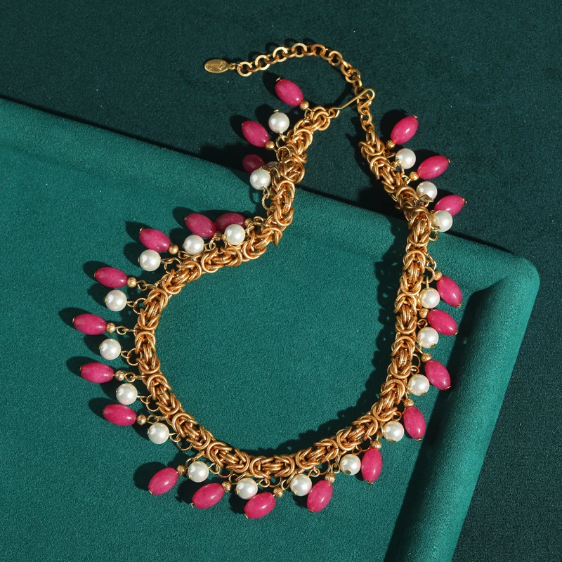 خمر الوردي قلادة المختنق كريستال قصر شرابة اكسسوارات الزفاف اللؤلؤ سحر الفاخرة مصمم مجوهرات سلسلة ذهبية اللون 2025