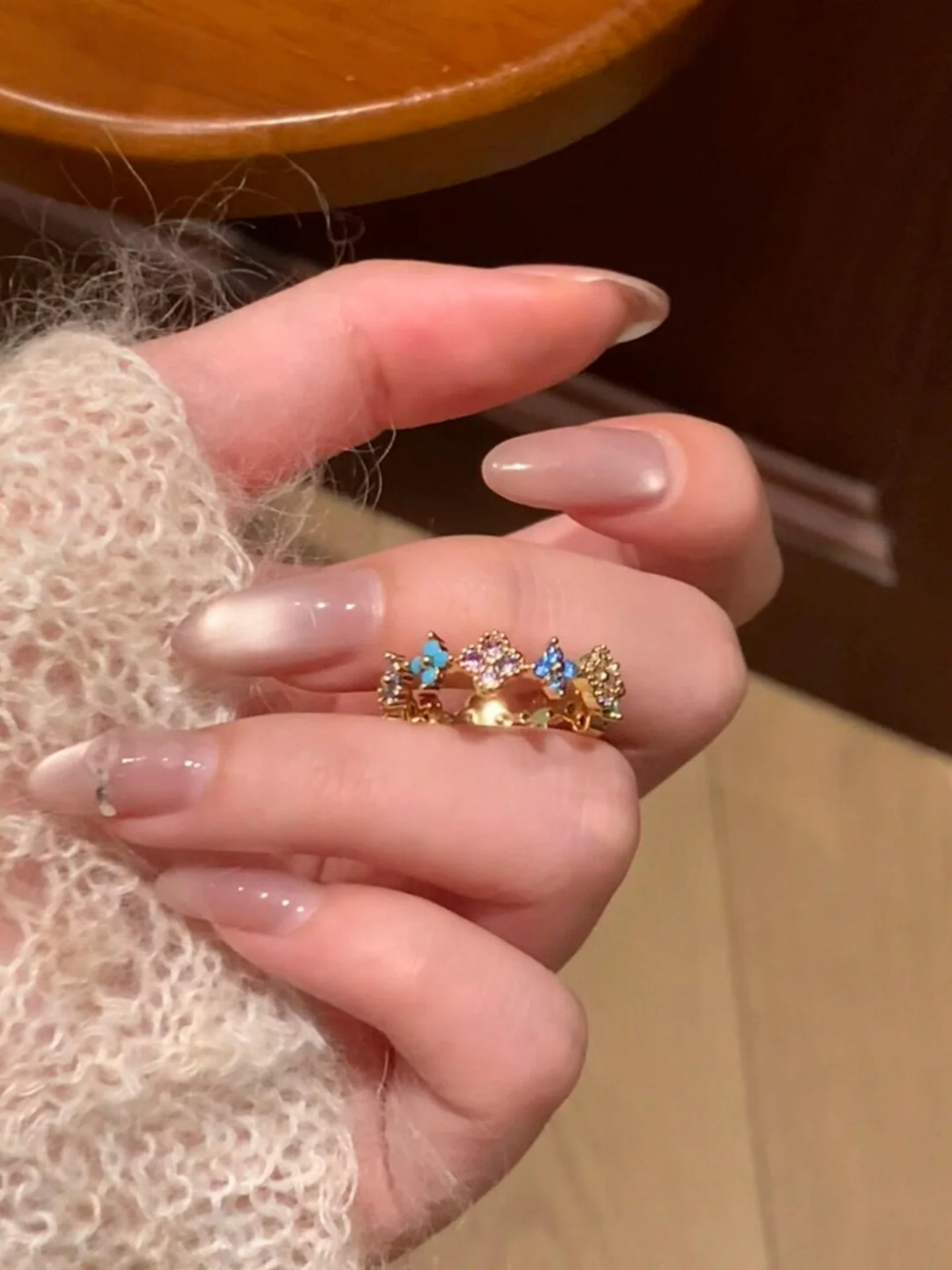 gulaya-faionable-anillo-de-trebol-de-cuatro-hojas-y-pin-de-solapa-versatil-sensacion-de-lujo-estilo-coreano-diseno-de-color-puro