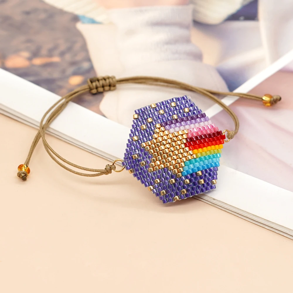 

ZGMXR Браслет из рисовых бусин, оригинальный шестигранный геометрический регулируемый богемный модный браслет ручной работы с радужным градиентом цвета, браслет из бисера