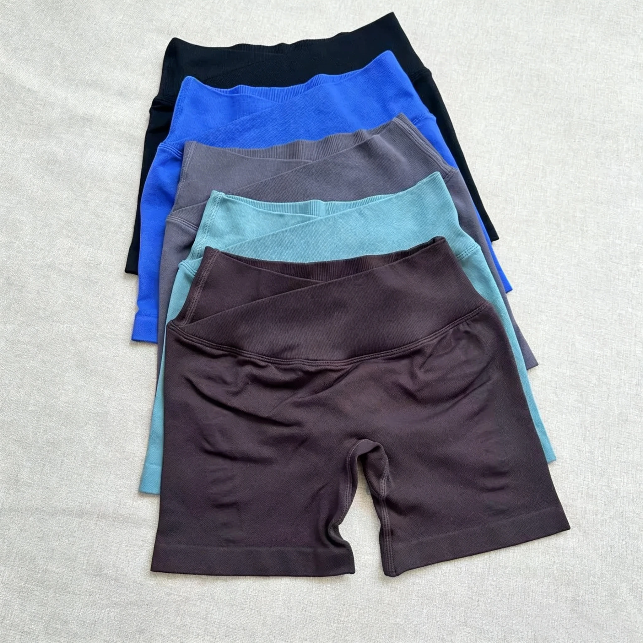 Damen-Sportshorts mit hoher Taille und Hüftlift-Effekt, pfirsichfarbene Po-Formung, eng anliegende, schnelltrocknende Lauf- und Trainingsshorts. – Detail 6