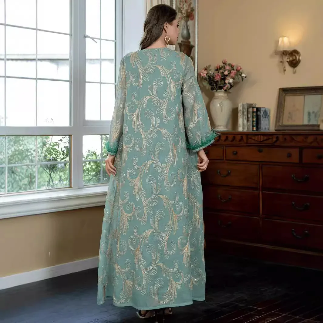 Middle East  Foreign Trade New Muslim Robe Arab Women's Long-sleeved Abaya Embroidered Dress