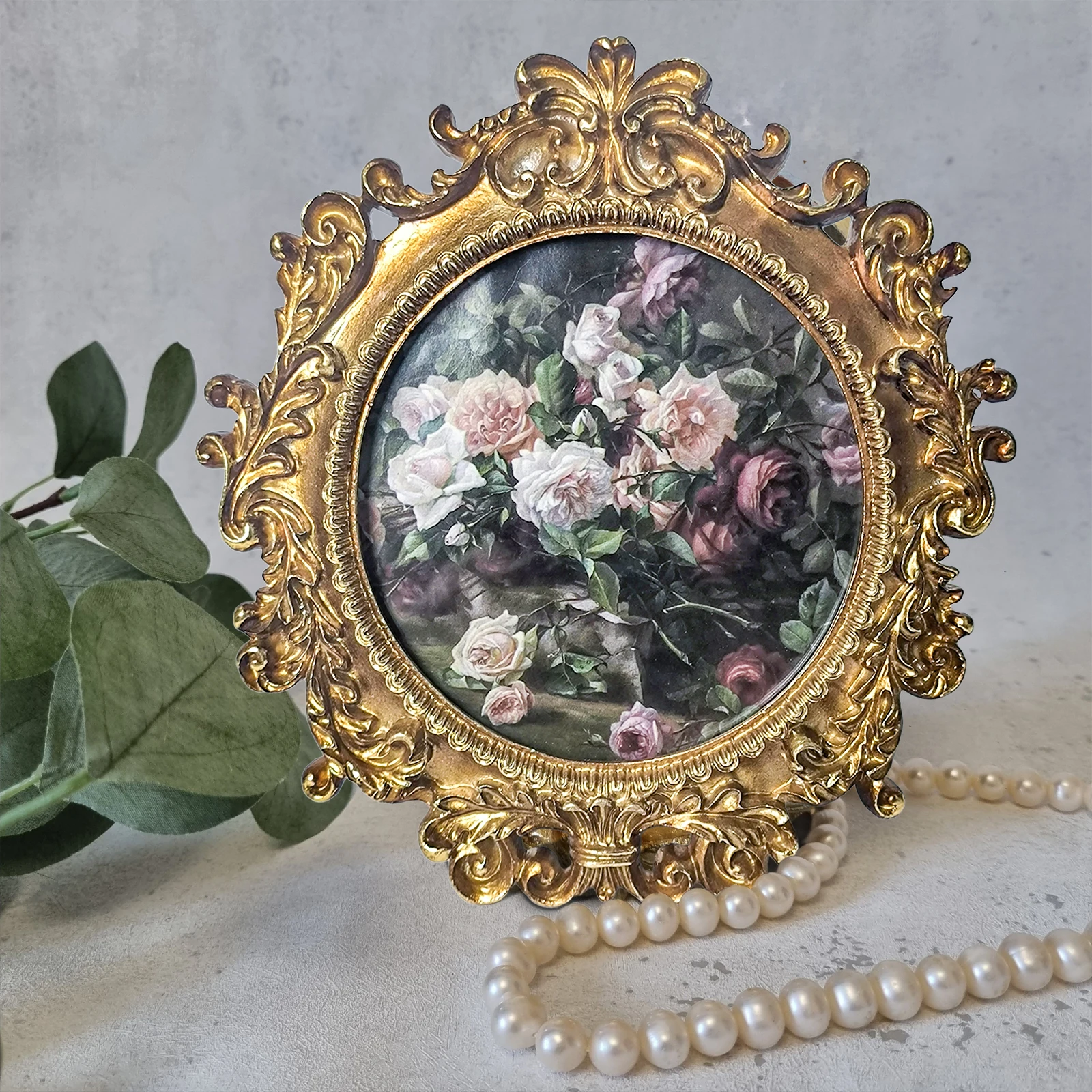 Marco de fotos con soporte en relieve Vintage, mesa de pared dorada elegante, mesita de noche, imagen ovalada, decoración del hogar para dormitorio, sala de estar, 1 ud.