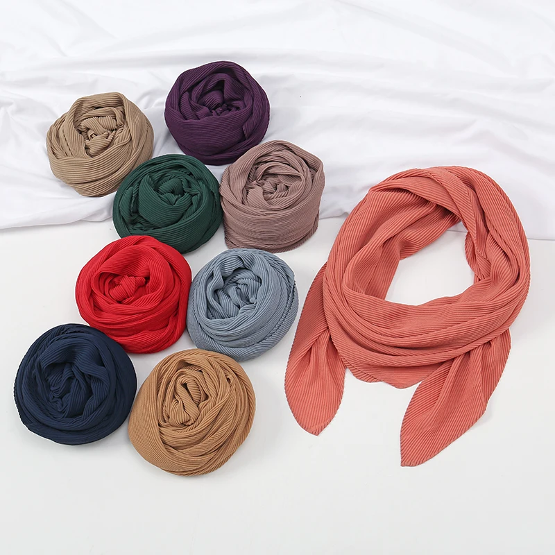 Sciarpa Hijab musulmana quadrata pieghettata 100*100cm foulard antirughe in Chiffon fascia per capelli da donna tinta unita scialle e avvolgente islamico stropicciato