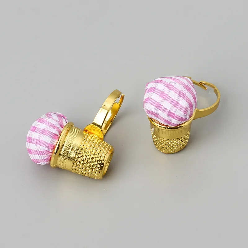 1pc Sewing Kit Type of DIY Sewing Tool of Thimble + Ring Pin Cushion for Needlework, Handcraft