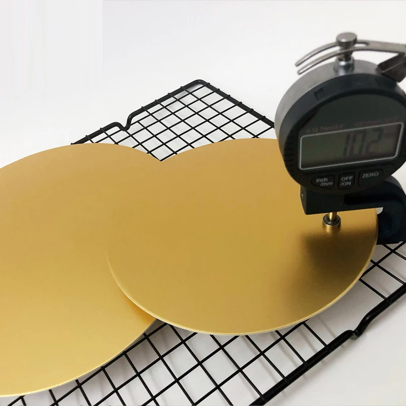 Thumbnail 3 - #73 Cake Stands Comparison Guide