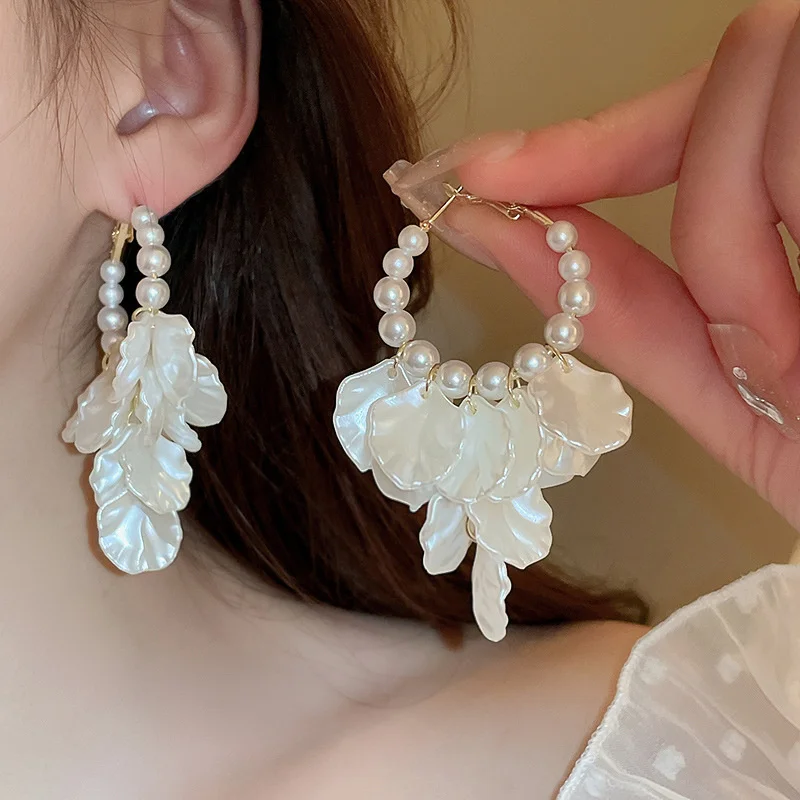 Trending Imitation Pearl Shell Hoop Earrings New In 2024 Fashion Jewelry Party Girls Elegant Korean Earring Wholesale Gifts HOT