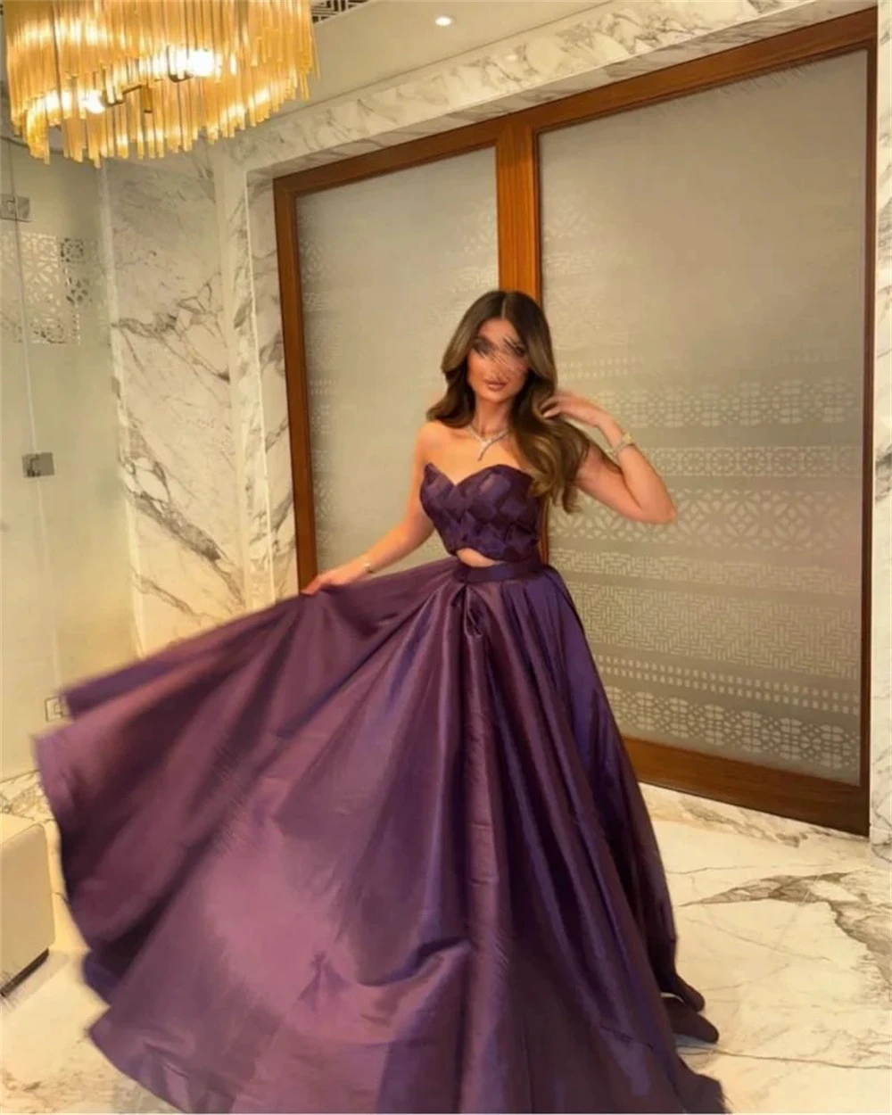 

Customized Temperament Satin Evening Dresses Fashion Strapless Sleeveless Homecoming Dress Temperament Bespoke Occasion Gowns