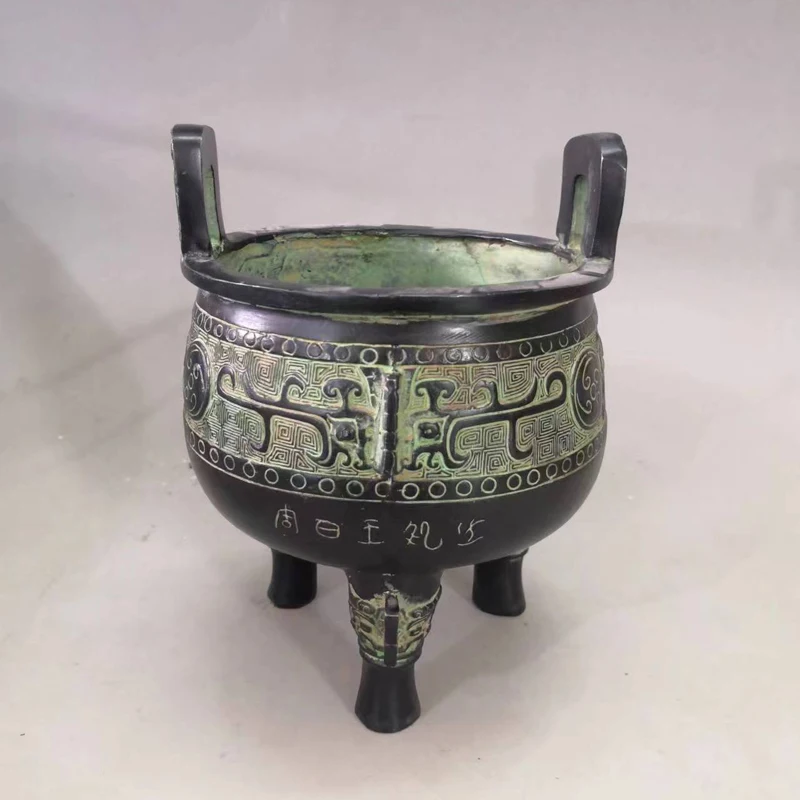 The ancient Chinese bronze Dragon three legs censer Household gift decorations