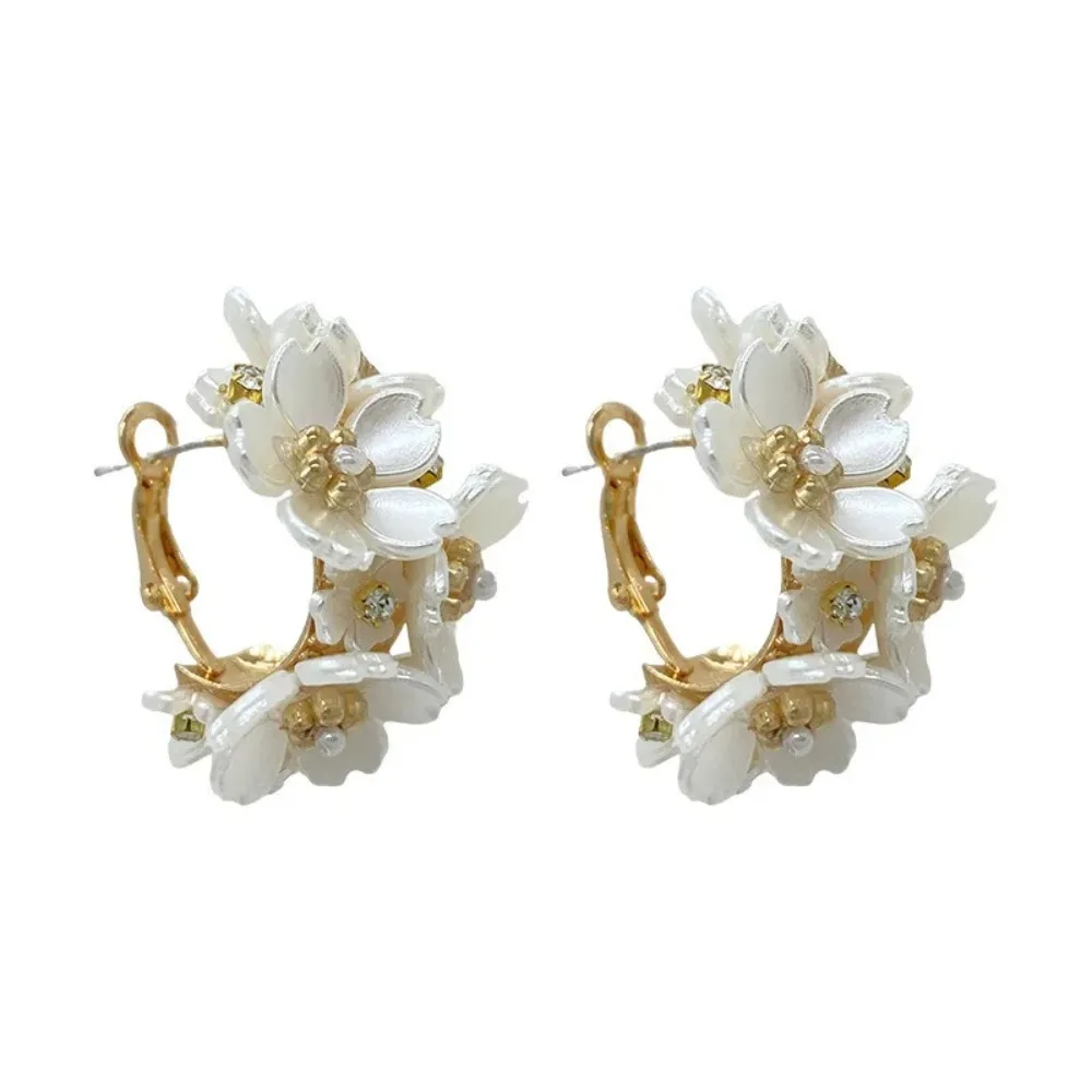 Big Flower Pearl Petal Earrings Luxury New Trendy Design French Petal Stud Earrings Retro Style Earrings Accessories Daily Life