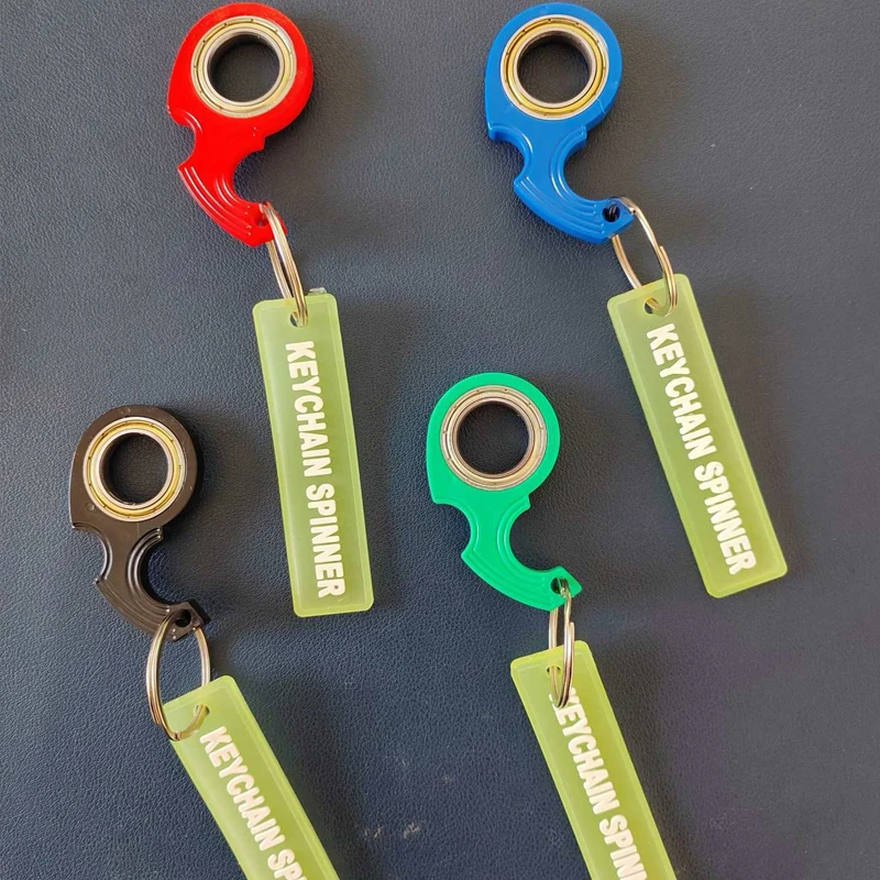 クリエイティブキーホルダースピナー フィジェットトイ キーリング付き クールなEDCグッズ 不安、ADHD、ストレス解消おもちゃ ティーン、男の子、女の子、大人向け