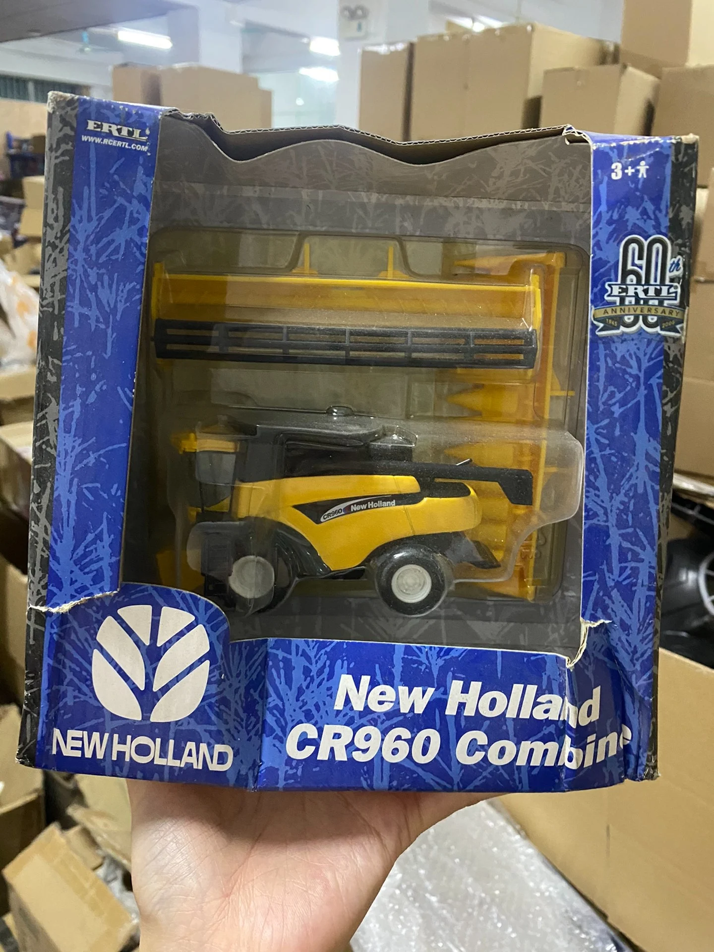 

Box Damage Diecast ERTl масштаб 1/64 New Holland CR960 модель автомобиля из сплава Коллекционная игрушка в подарок сувенир дисплей орнамент