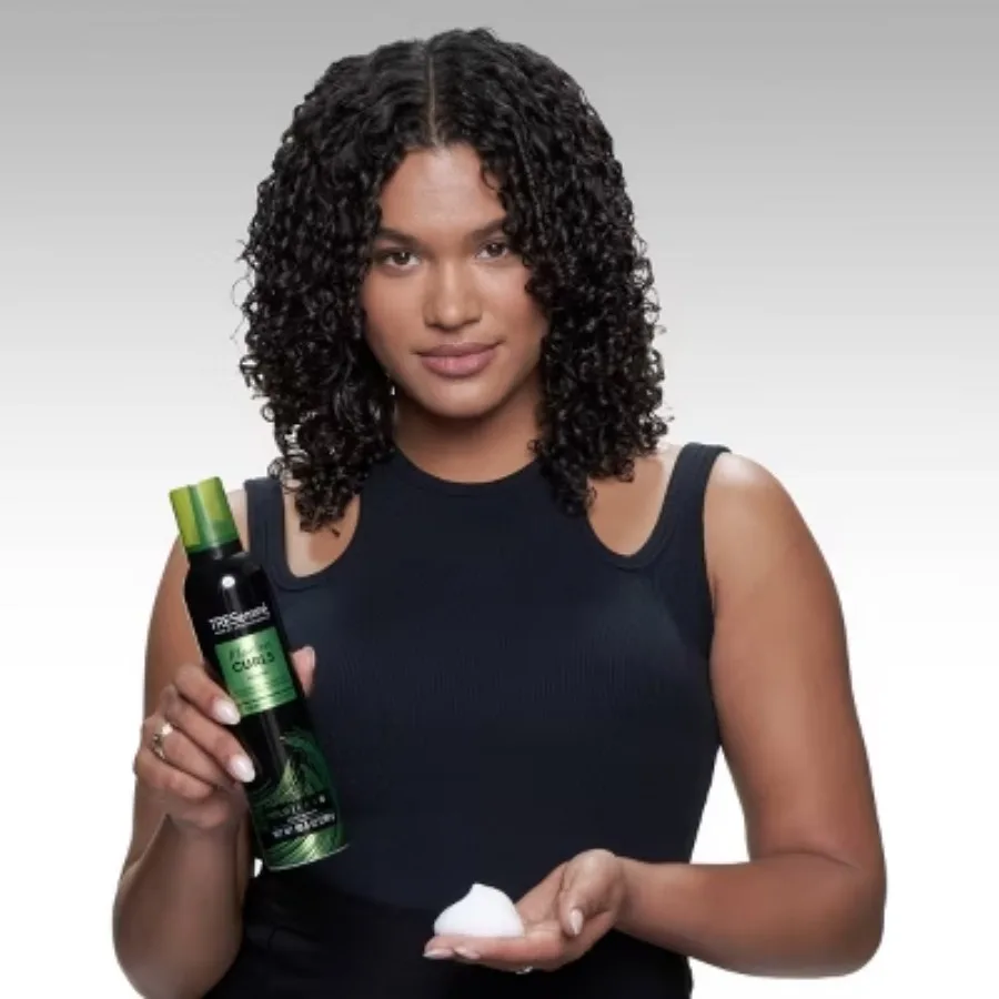 موس تجعيد لا تشوبه شائبة مع زيوت جوز الهند والأفوكادو - حجم السفر - 2 أونصة - يحمي الشعر من أضرار الحرارة. موس الشعر