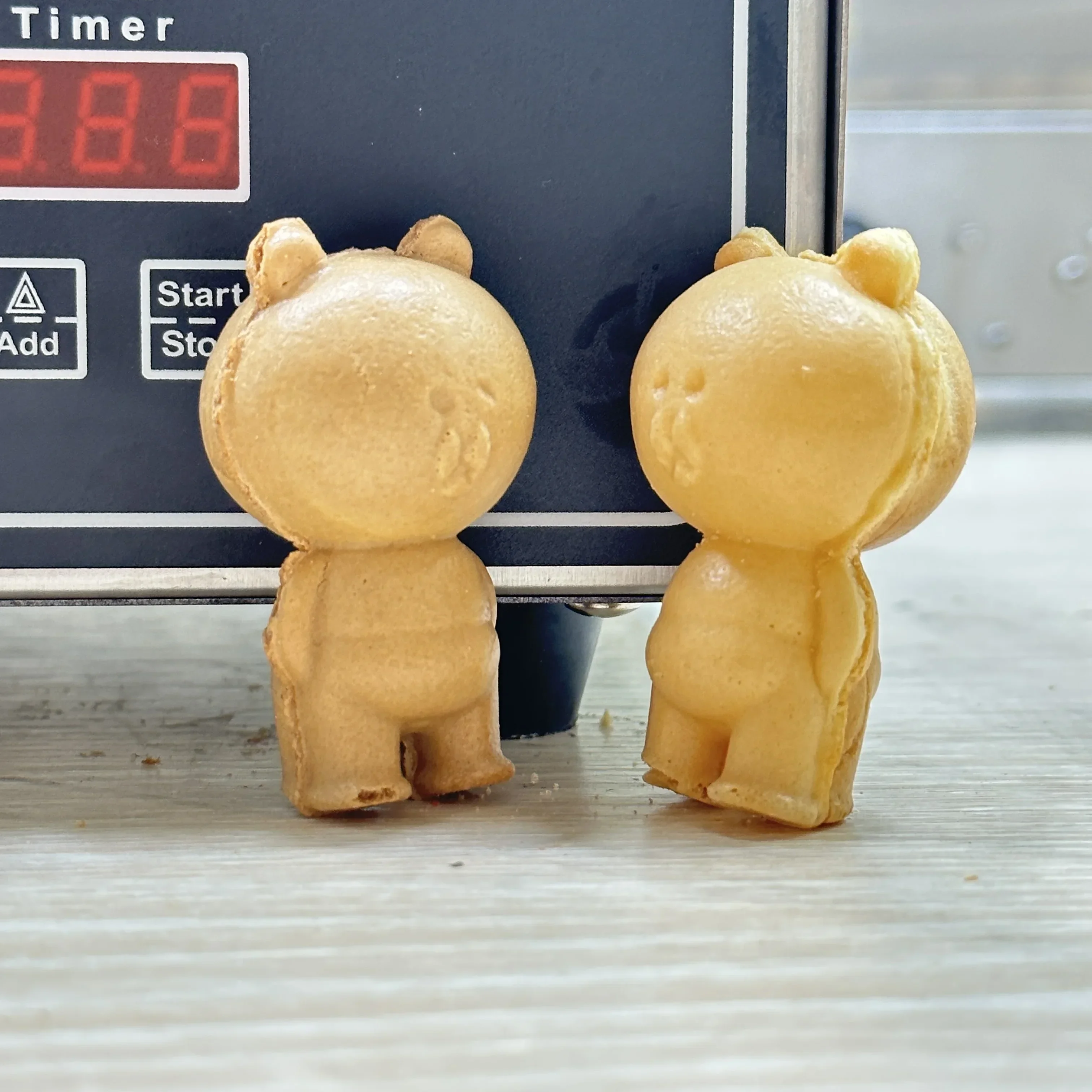 

Custom Mold Waffle Machine for Small Business Mini Animal Cake Baker for Commercial Use Little Bear Shape Waffle Makers with CE