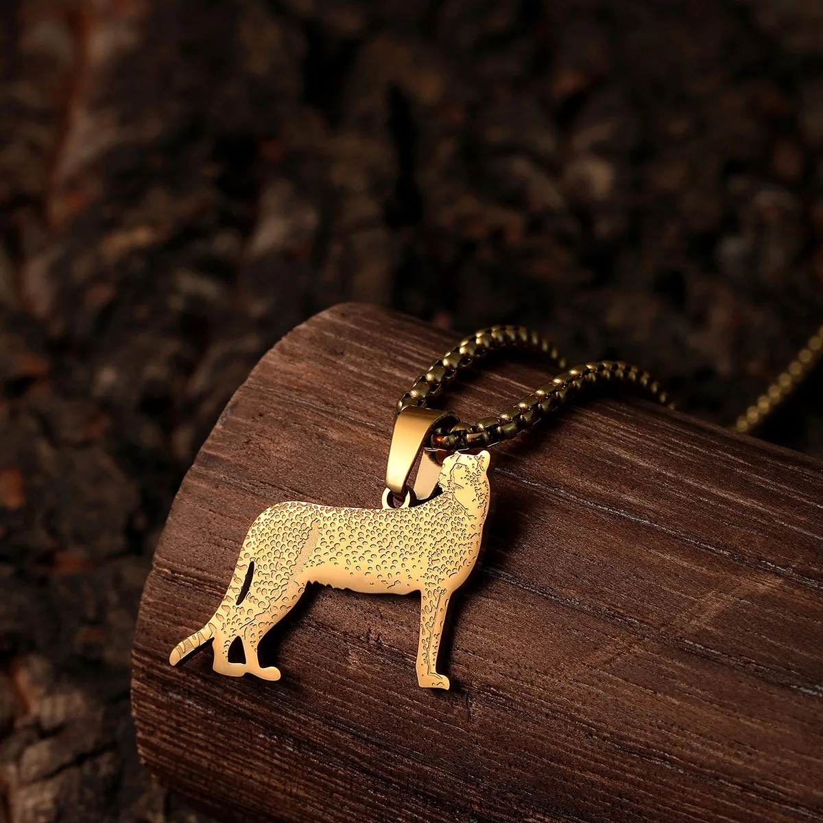 Chandler Stainless Steel Necklace Cheetah Pendant Fastest Land Animal Cheetah Birthday Commemorative Gift