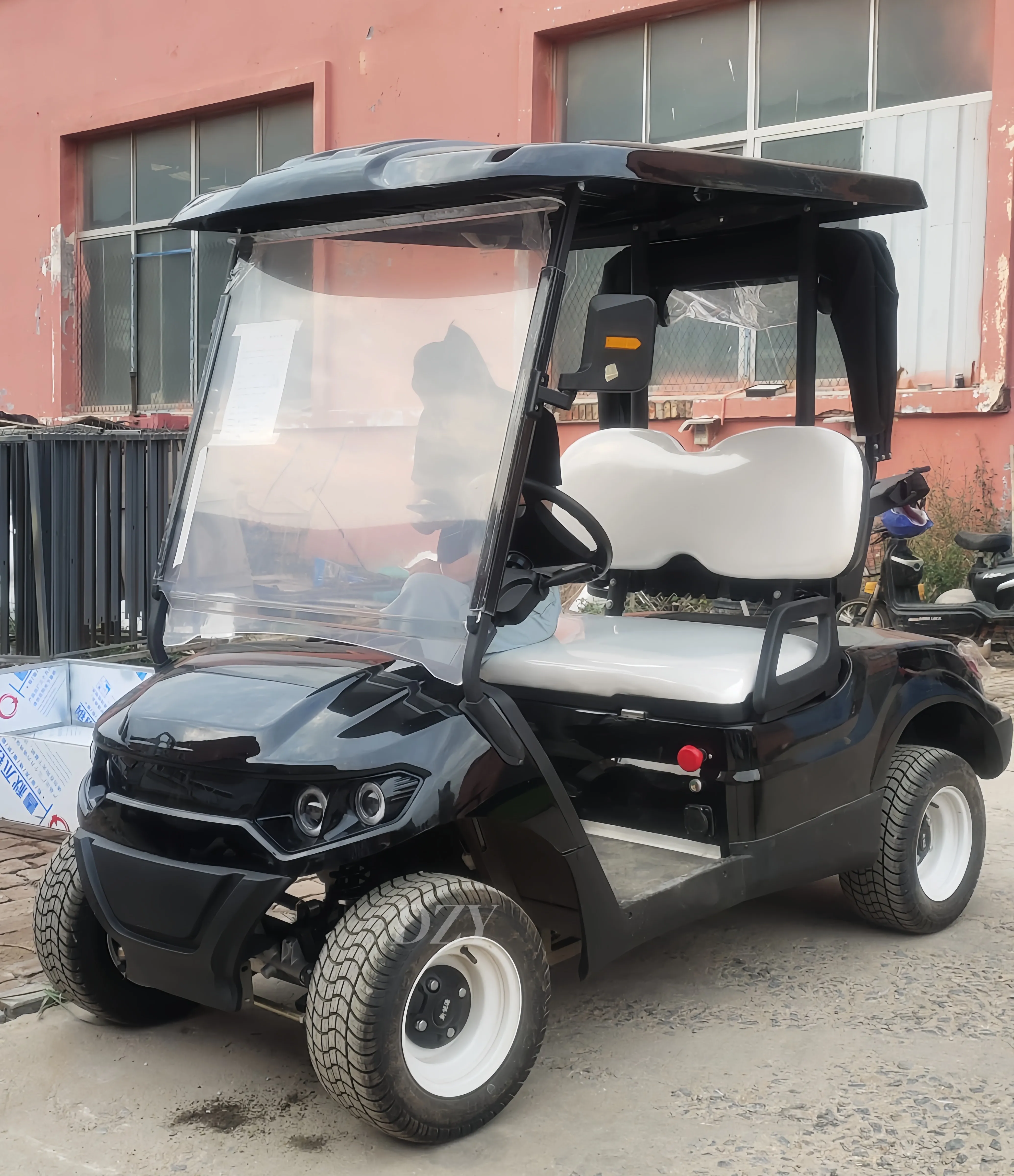 Hot Sale in USA 4 Seats Independent Suspension Electric Golf Cart With LCD Screen High-power  classic golf car Golf course car