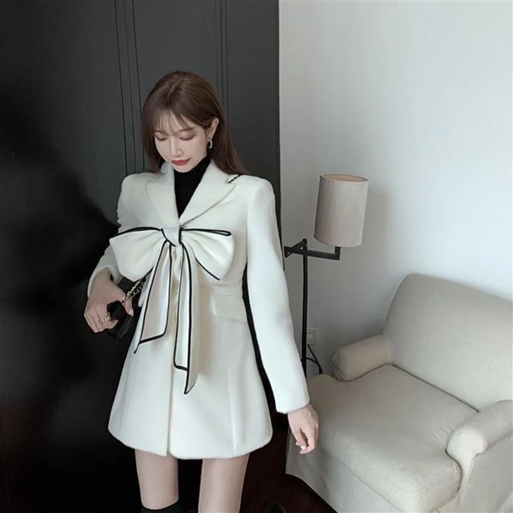 2024 Winter New Ladies Korean Version Of Slim Temperament Sweet Bow Woolen Coat Tide Fashion Foreign Style Woolen Coat.