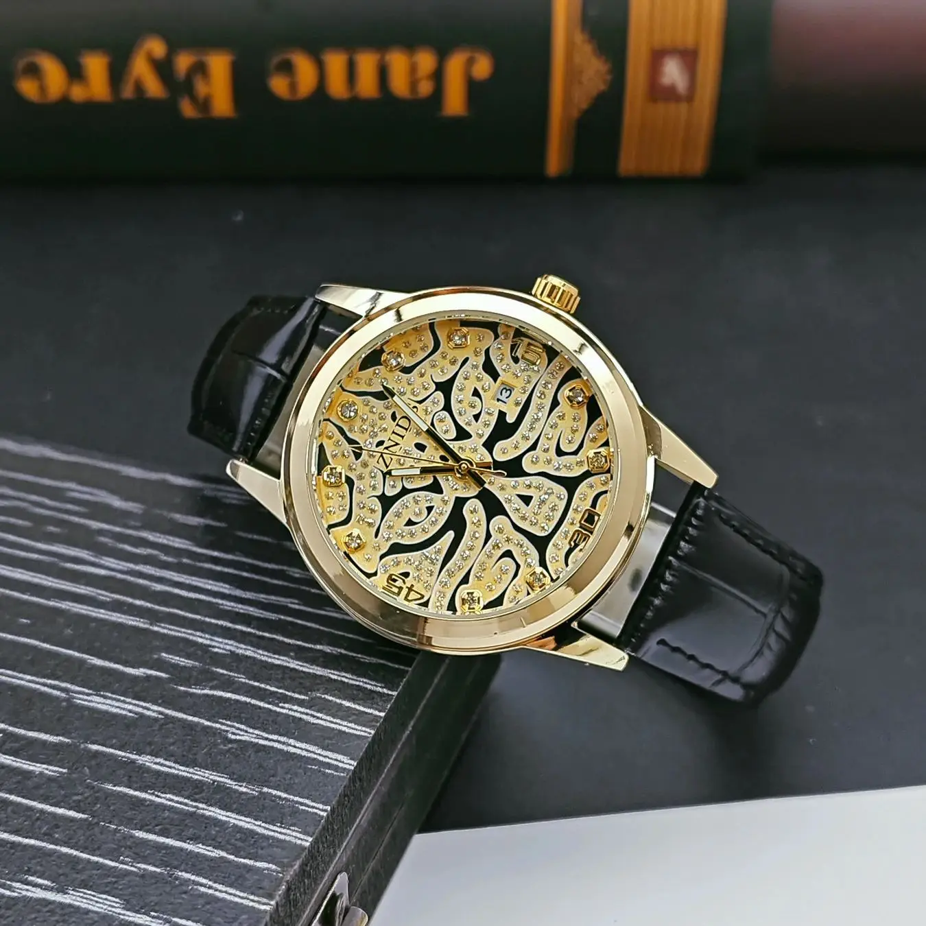 

High-End Hollow-Out Men's Quartz Watch, Tiger Di Series, High-End Luxury Fashion, Business Casual, Simple, Stylish, Cool, Versatile, Handsome, Social Guy Men's Watch, Trendy European and American Style, Luminous, Waterproof, Calendar, Leather Strap, the B