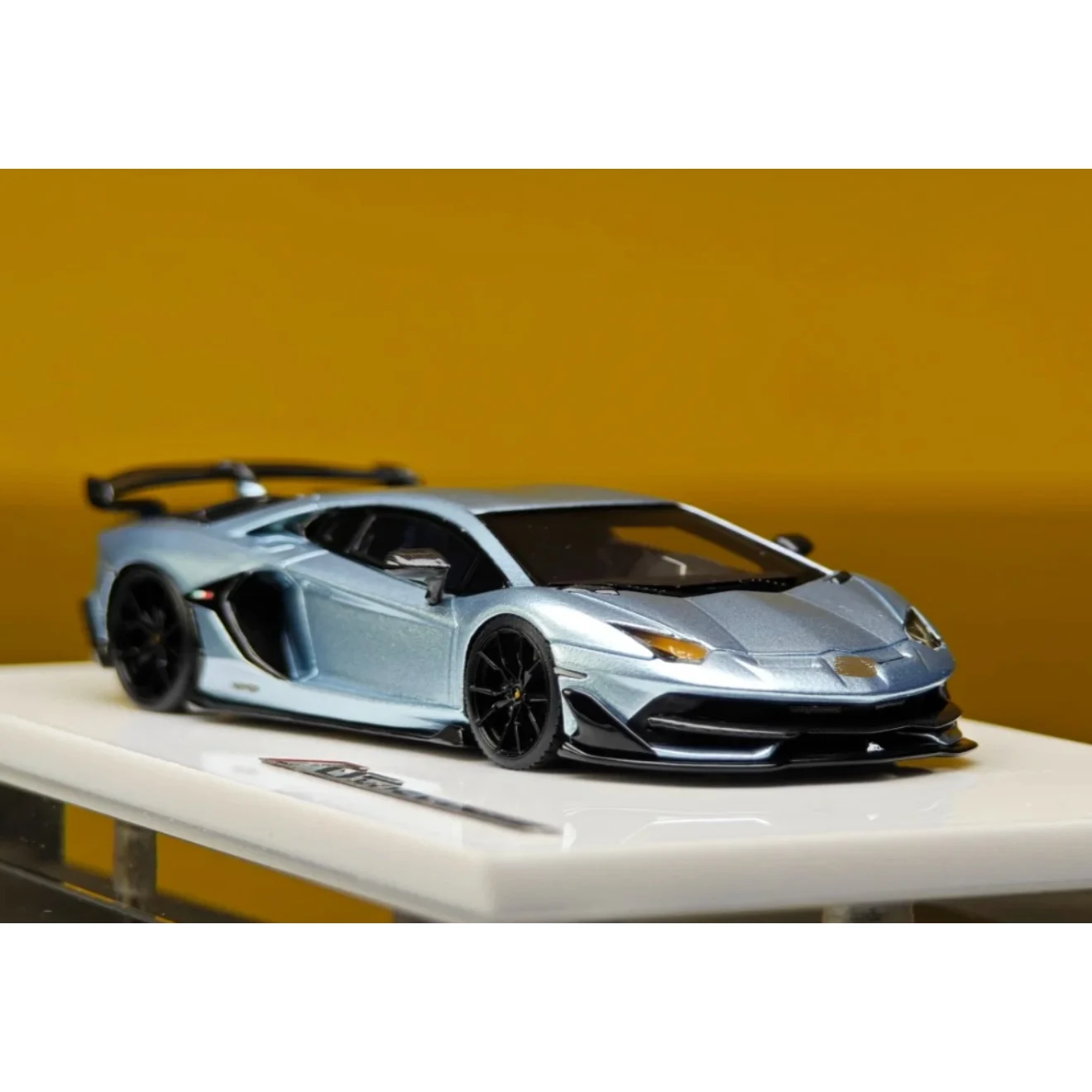 

TARDIS 1:64 Aventador SVJ Silver Diecast Model Car Resin Limited edition