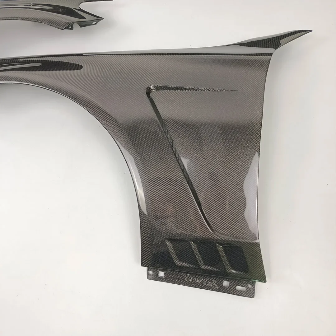 Guardabarros de fibra de carbono W205 C43 C300 C250 con ventilación para W205 2015-2021