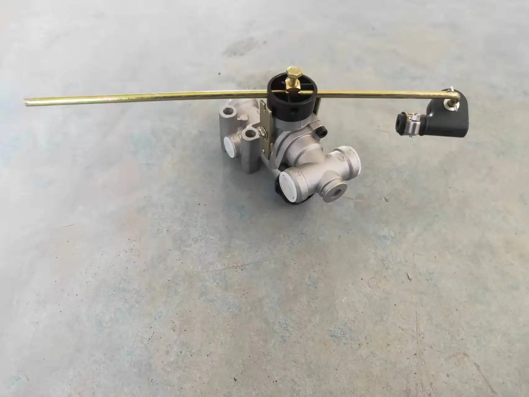 Abaissement de suspension pneumatique VIT, soupape de commande recommandée, 4640061000