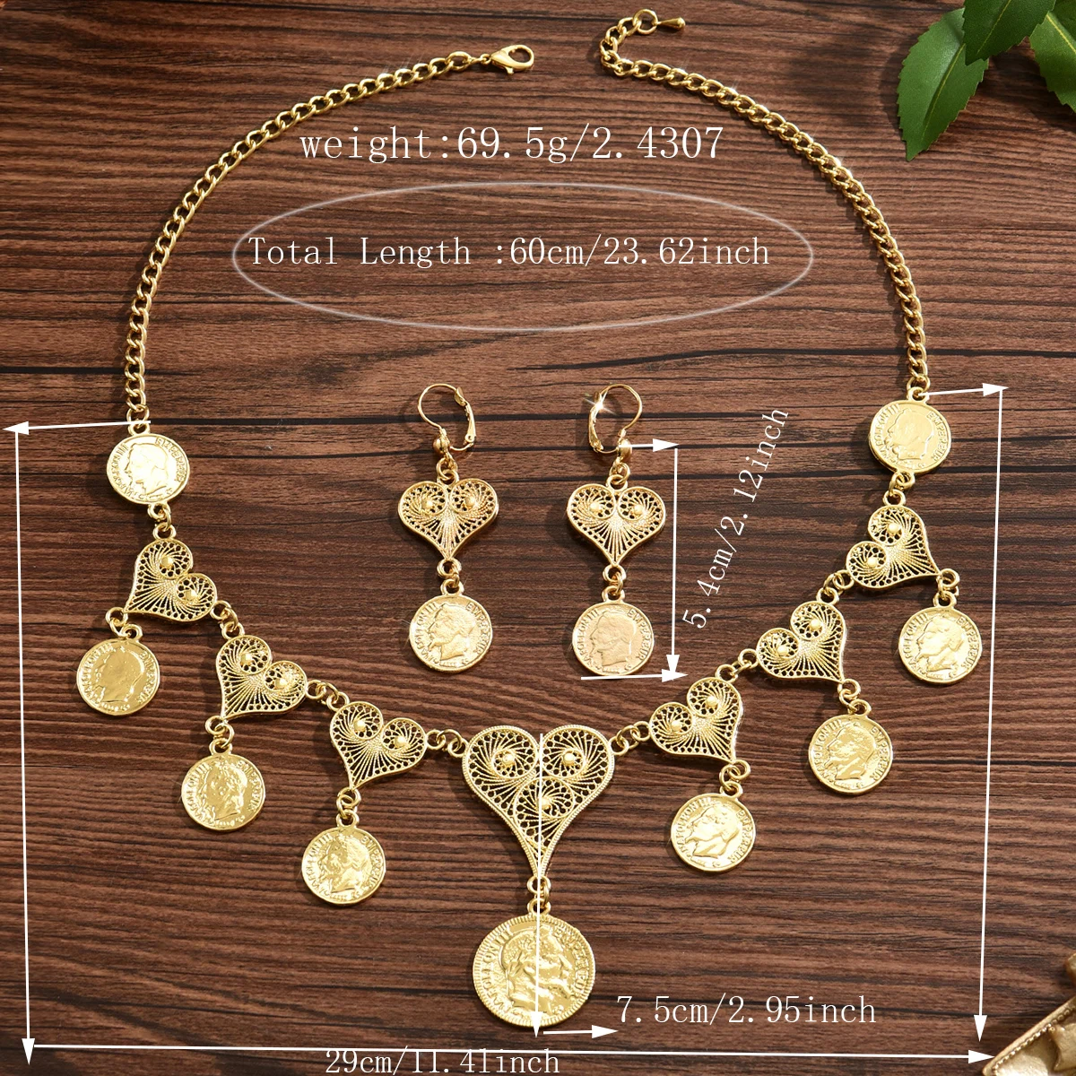 قلادة معدنية على شكل قلب مع صورة بشرية وأقراط على شكل عملة معدنية بتصميم بسيط طقم زفاف مكون من قطعتين