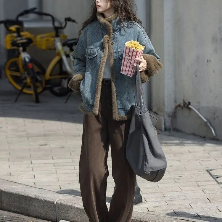 

Джинсовые пальто, длинные меховые плюшевые женские зимние влагоотводящие Boxy Fit в стиле гранж, отпуск, путешествия, против морщин, нечеткая подкладка, теплая