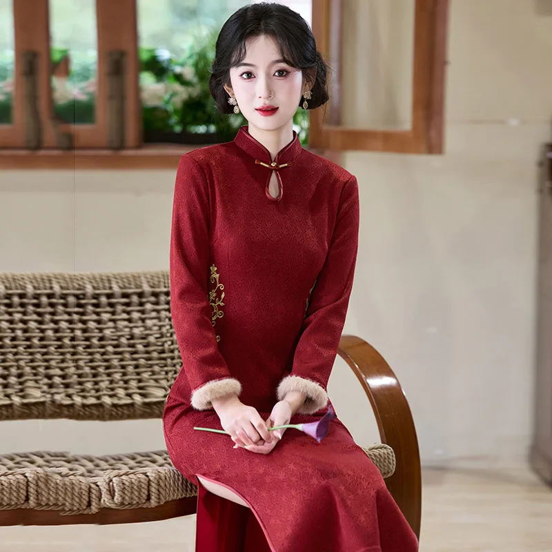 

Traditional Red Chinese Long Cheongsam Female Qipao Vintgae Classic Embroidery Chinese Dress